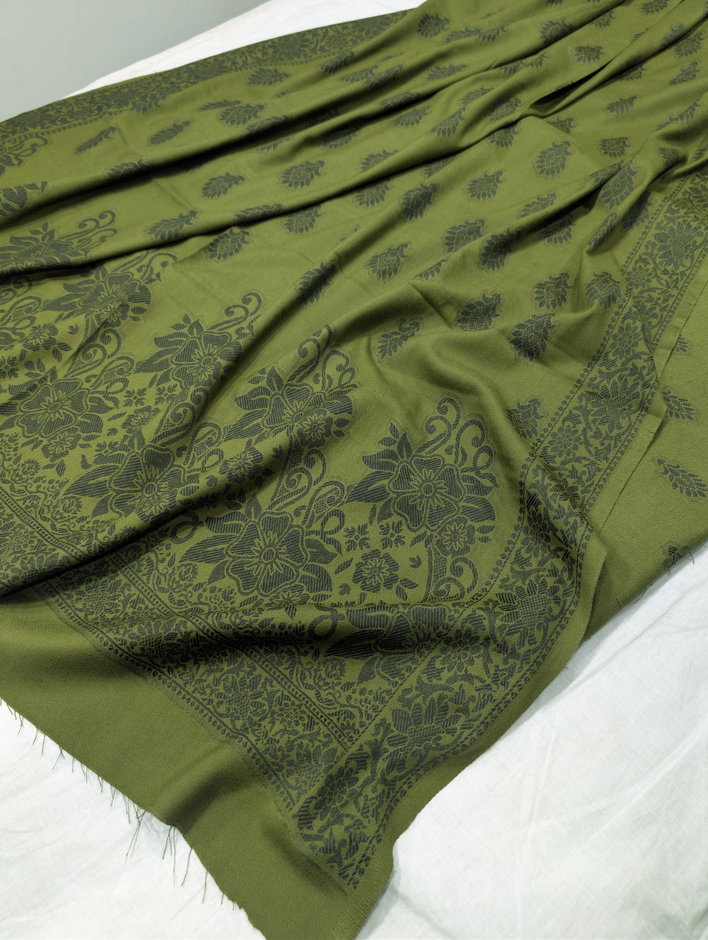 3PC MARINA MOTIF BROSHA VERY SOFT & PREMIUM QUALITY WINTER COLLECTION ( MAHNDI COLOR)