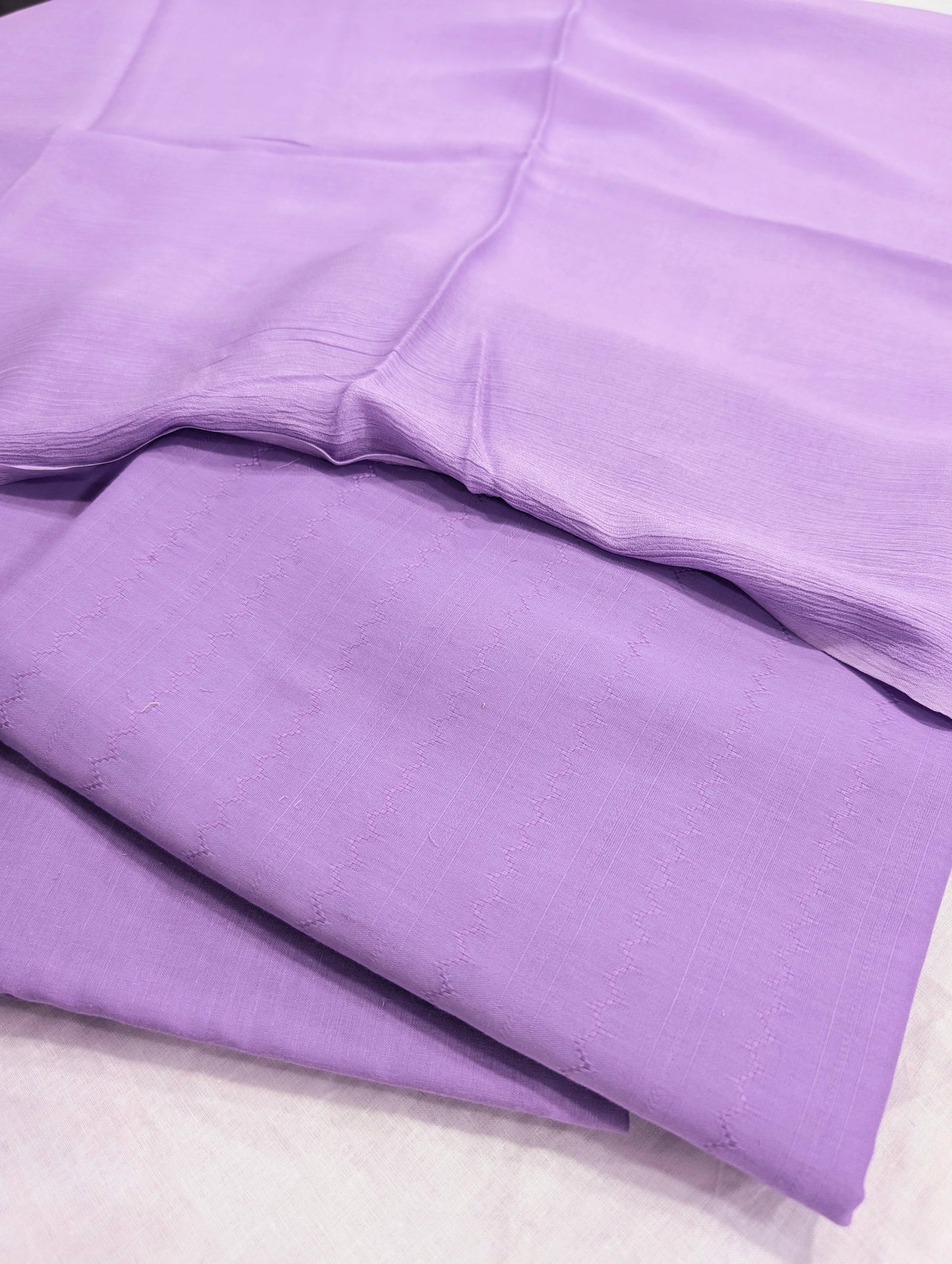 3PC SELF PRINTED LAWN PREMIUM QUALITY WITH 100 % PURE SHAFOON DUPATTA ( 3SLS000FL). PURPLE LILAC