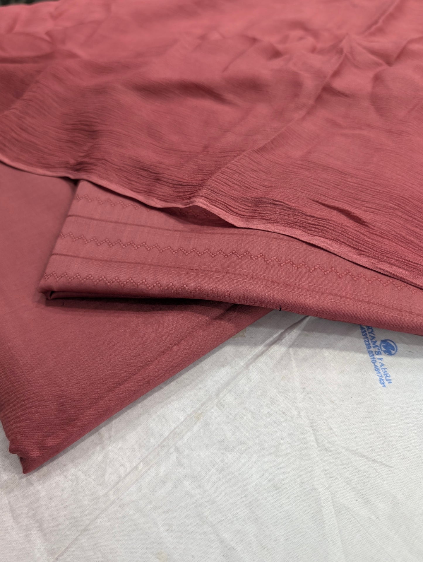 3PC SELF PRINTED LAWN PREMIUM QUALITY WITH 100 % PURE SHAFOON DUPATTA (3SLS00TP) TEA PINK