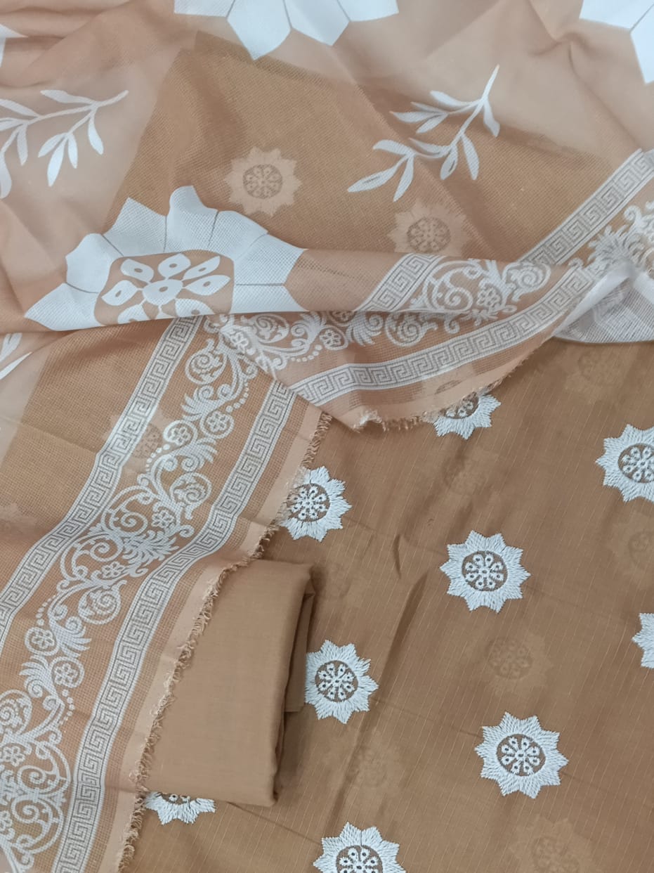 3PC CHICKEN EMBROIDERY DORYA LAWN WITH PREMIUM QUALITY NET SHAFOON PRINTED DUPATTA PREMIUM QUALITY SUMMER COLLECTION 2026 (SKIN COLOR) MOTHERS FAVORITE ❤️