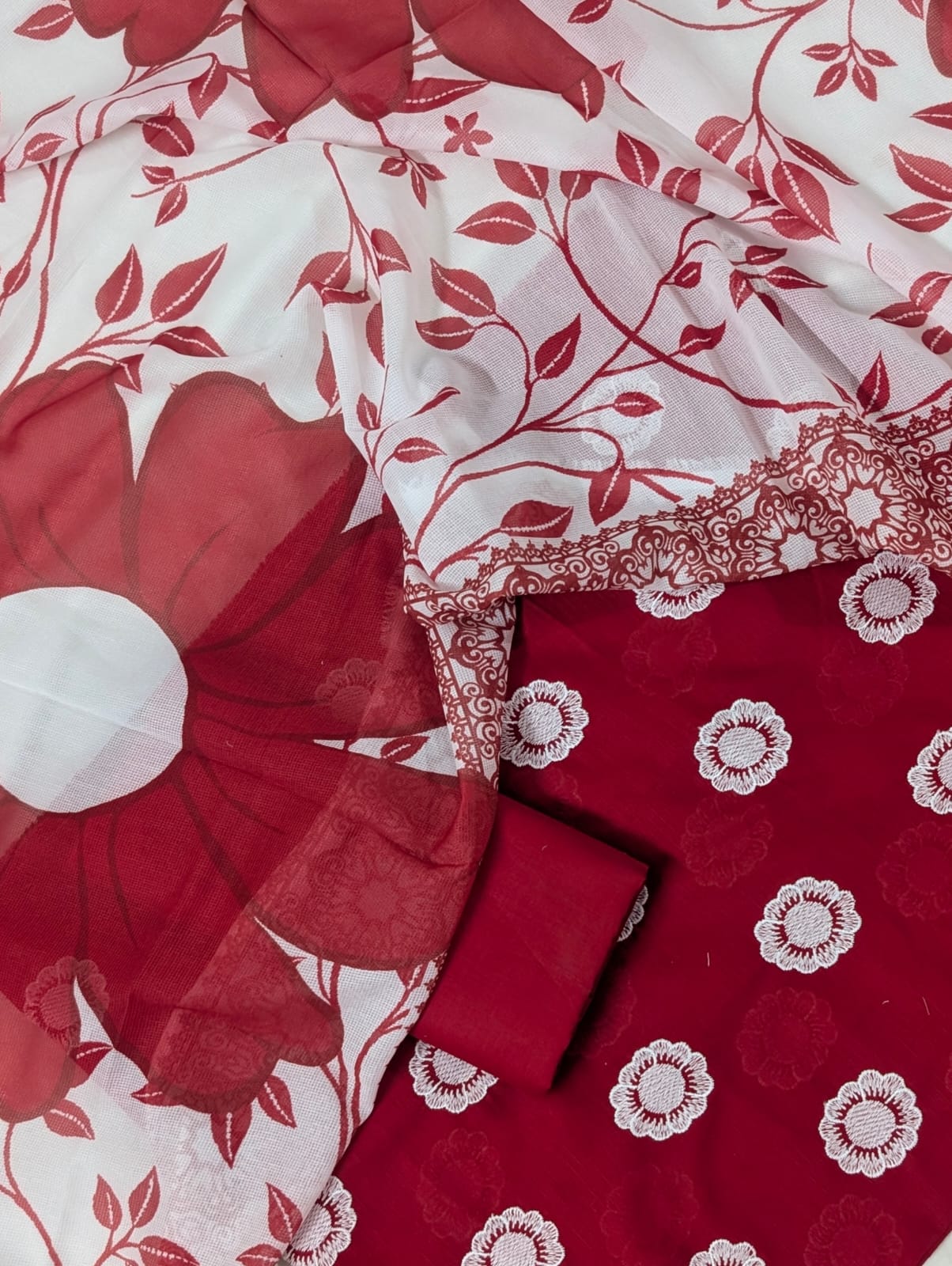 3PC CHICKEN EMBROIDERY DORYA LAWN WITH SHAFOON NET PRINTED DUPATA PREMIUM SUMMER COLLECTION 2026 ( RED COLOR)