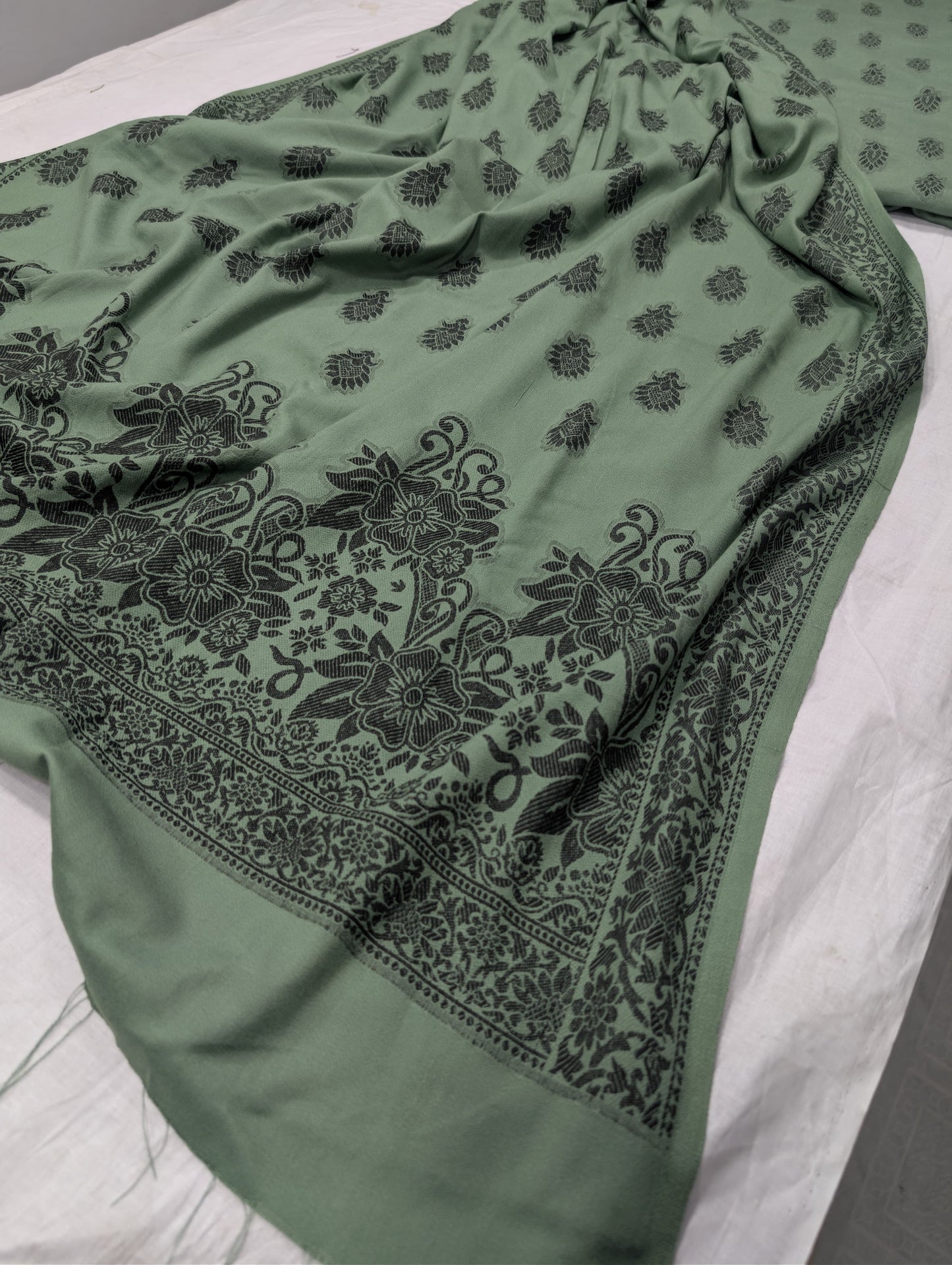 3PC MARINA MOTIF BROSHA VERY SOFT & PREMIUM QUALITY WINTER COLLECTION (PISTA COLOR)