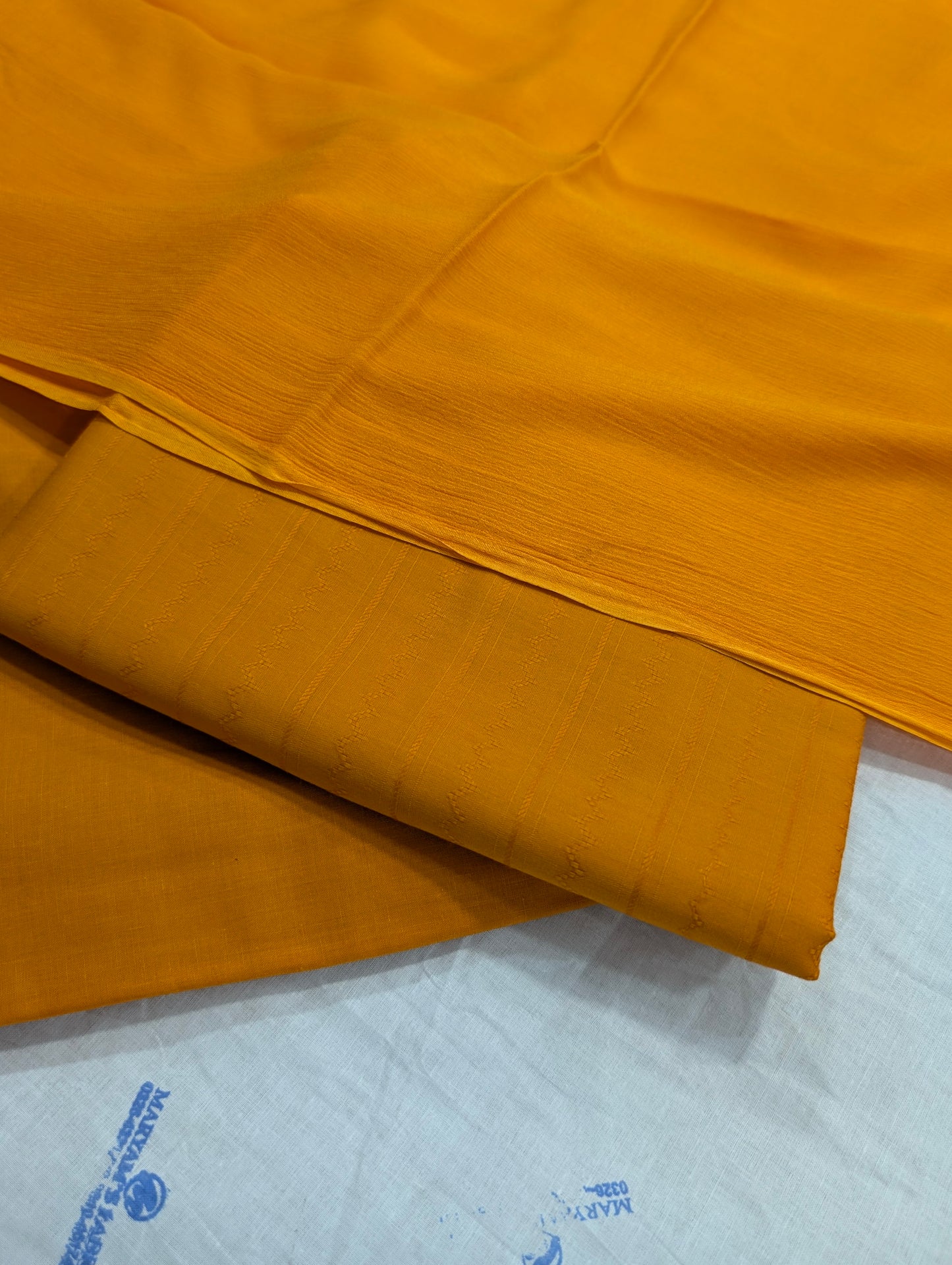 3PC SELF PRINTED LAWN PREMIUM QUALITY WITH 100 % PURE SHAFOON DUPATTA (3SLS00MS) MASTRD